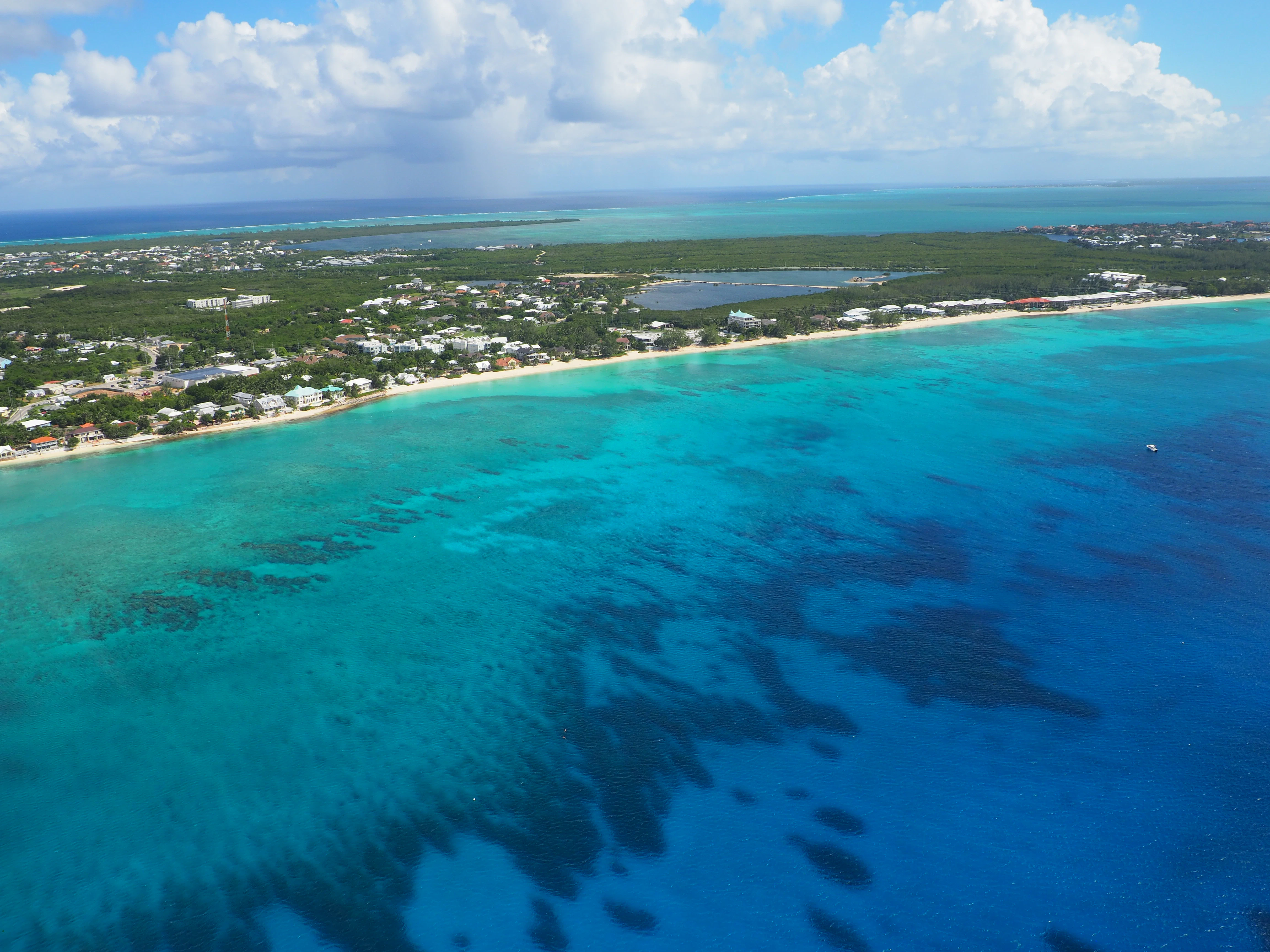 HDCayman IslandsGrand CaymanInsel von oben