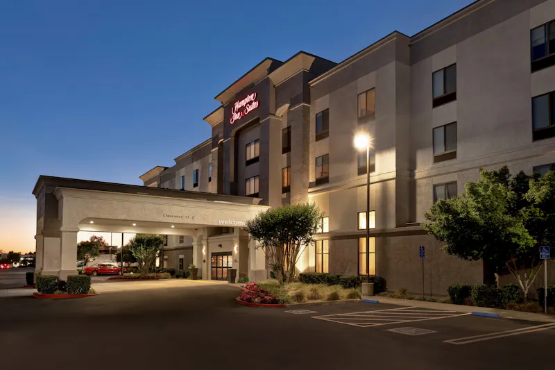 HotelCaliforniaSonomaHamptonInnRohnertPark Aussen