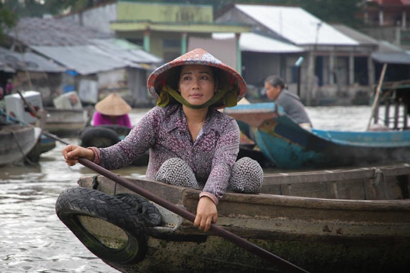 VietnamCan Tho Mekong DeltaCai Rang Floating Market Frau mit Boot