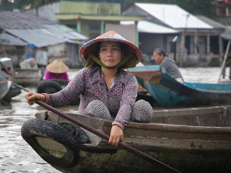 VietnamCan Tho Mekong DeltaCai Rang Floating Market Frau mit Boot