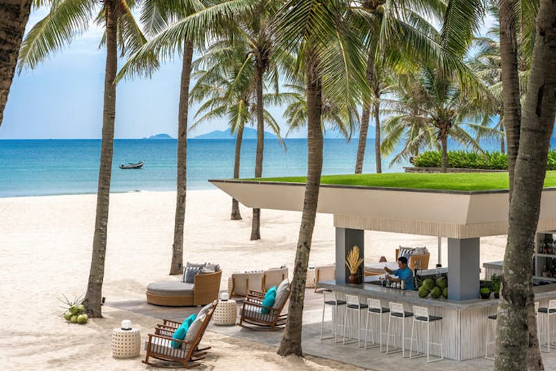 HotelVietnamHoi AnFour Seasons The Nam HaiBeachbar