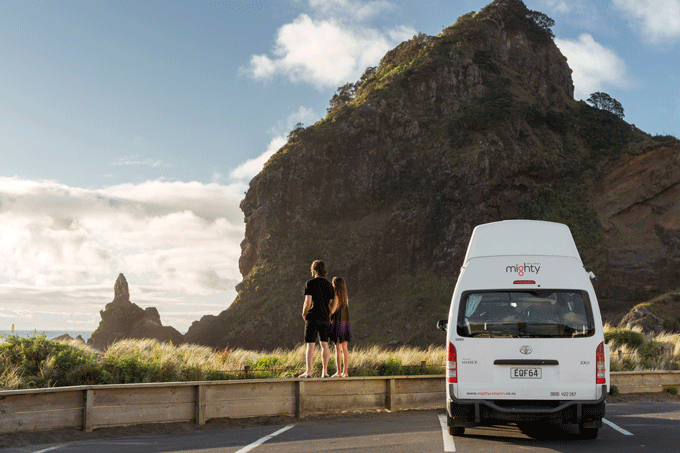CamperMightyNeuseelandHighball Aussen2