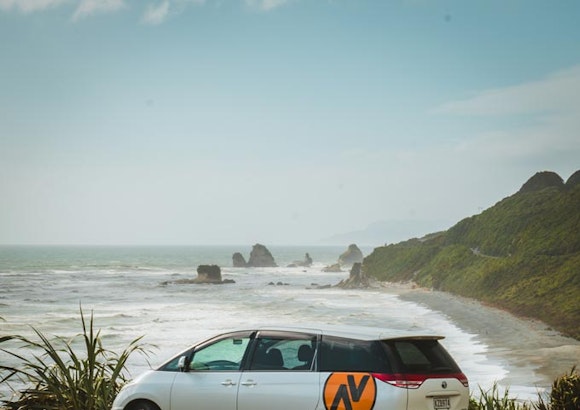 CamperTravellersAutobarnNeuseelandstationWagon Aussen3