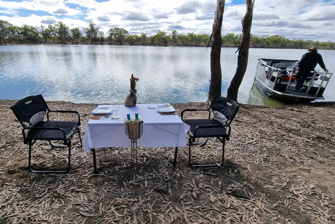 HotelAustralienSouthAustraliaParingaTheFrames PrivateMealAtTheRiver
