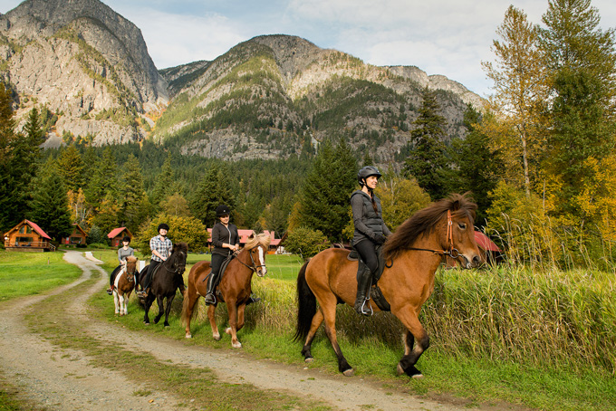 HotelBritish ColumbiaTweedsmuirParkLodge3PCDanoPendygrasse