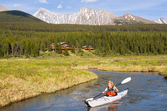 HotelAlbertaMountEngadineLodgeKayaking