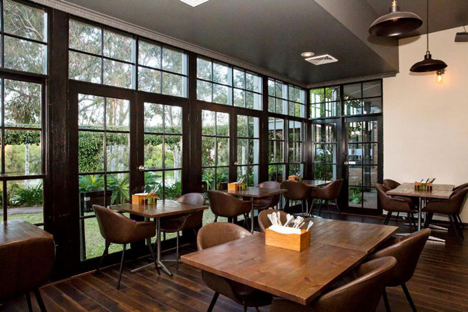 HotelAustralienNew South WalesBatemans BayLincoln Downs Resort dining area