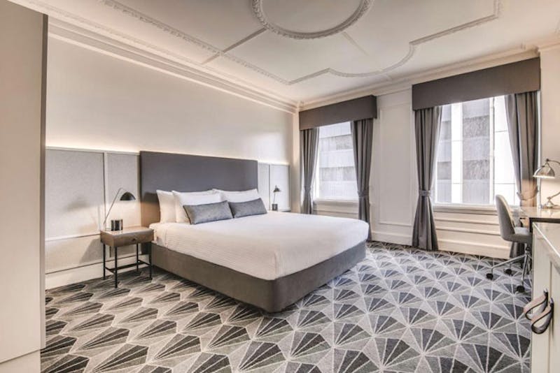 HotelAustralienVICMelbourneThe Savoy Hotel on lLittle Collins Zimmer