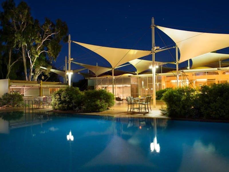 HotelAustralienNTAyers RockVoyages Sails in the Desert Pool