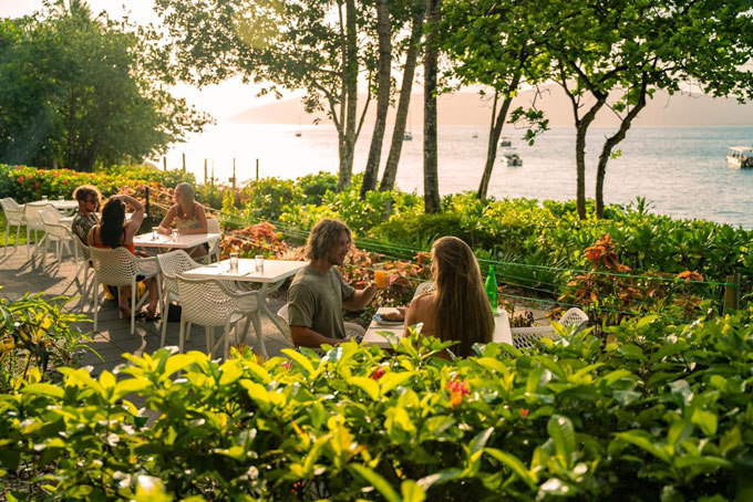 HotelAustralien QLDFitzroy IslandFitzroy Island Resort dining area