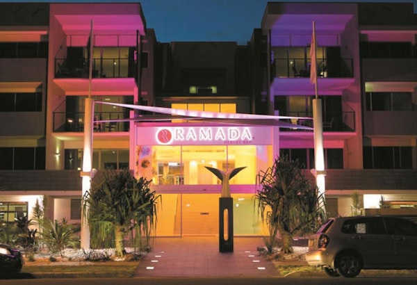 HotelAustralien QLDHervey BayRamada Resort by Wyndham Hervey Bay von aussen