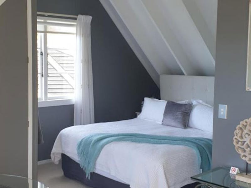 HotelNeuseelandCoromandelWhangamataBrenton Lodge Zimmer