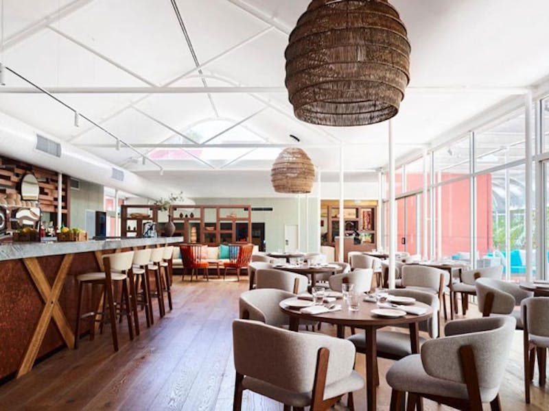 HoteLAustralienNTVoyages Desert Gardens Hotel dining area