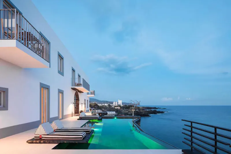 HotelPortugalSan MiguelWhite Exclusive Suites VillasPool