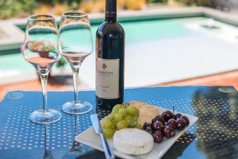 HotelNeuseelandPaihiaDecks of Paihia Bed and BreakfastDining