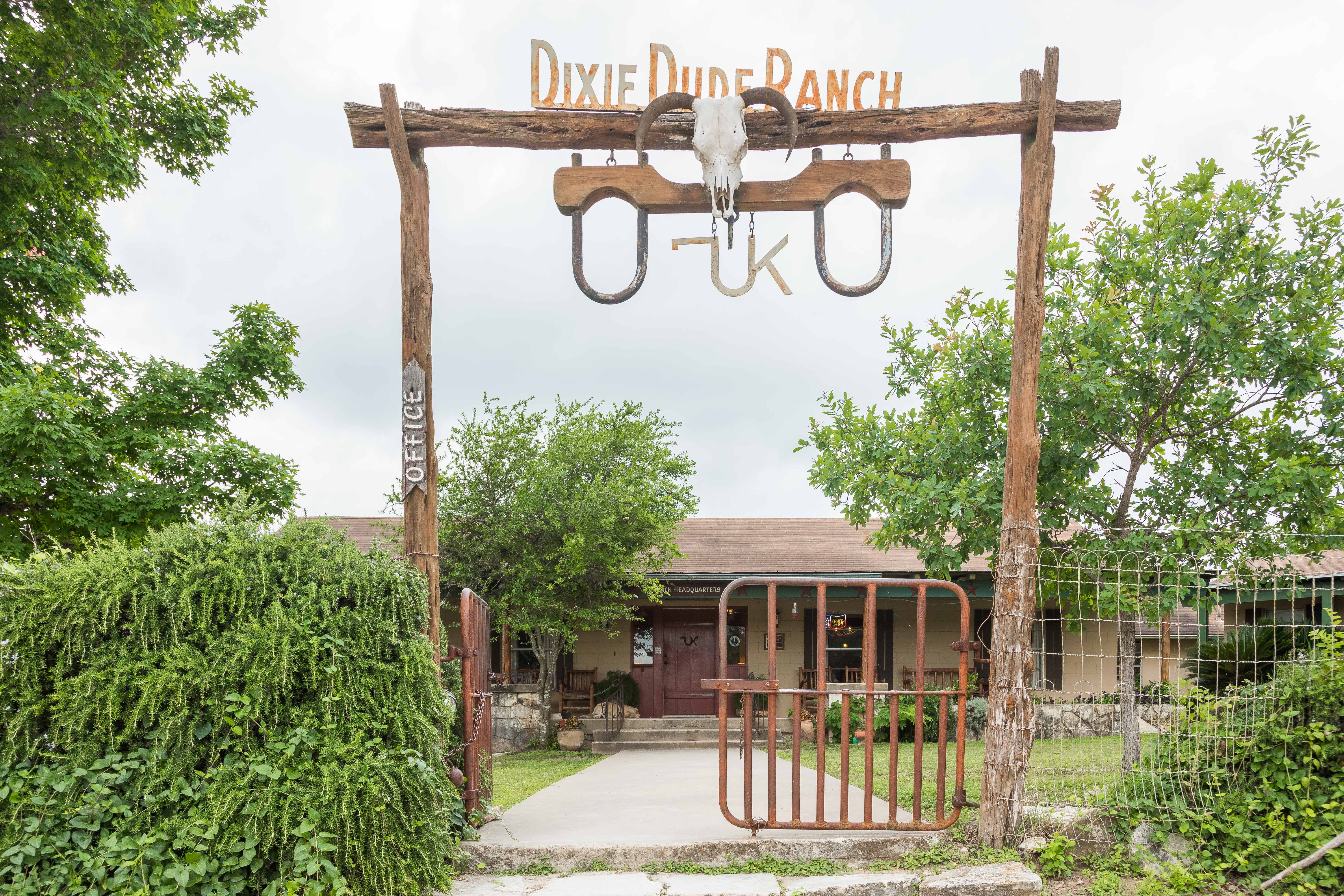 HotelTexasDixie Dude RanchTor