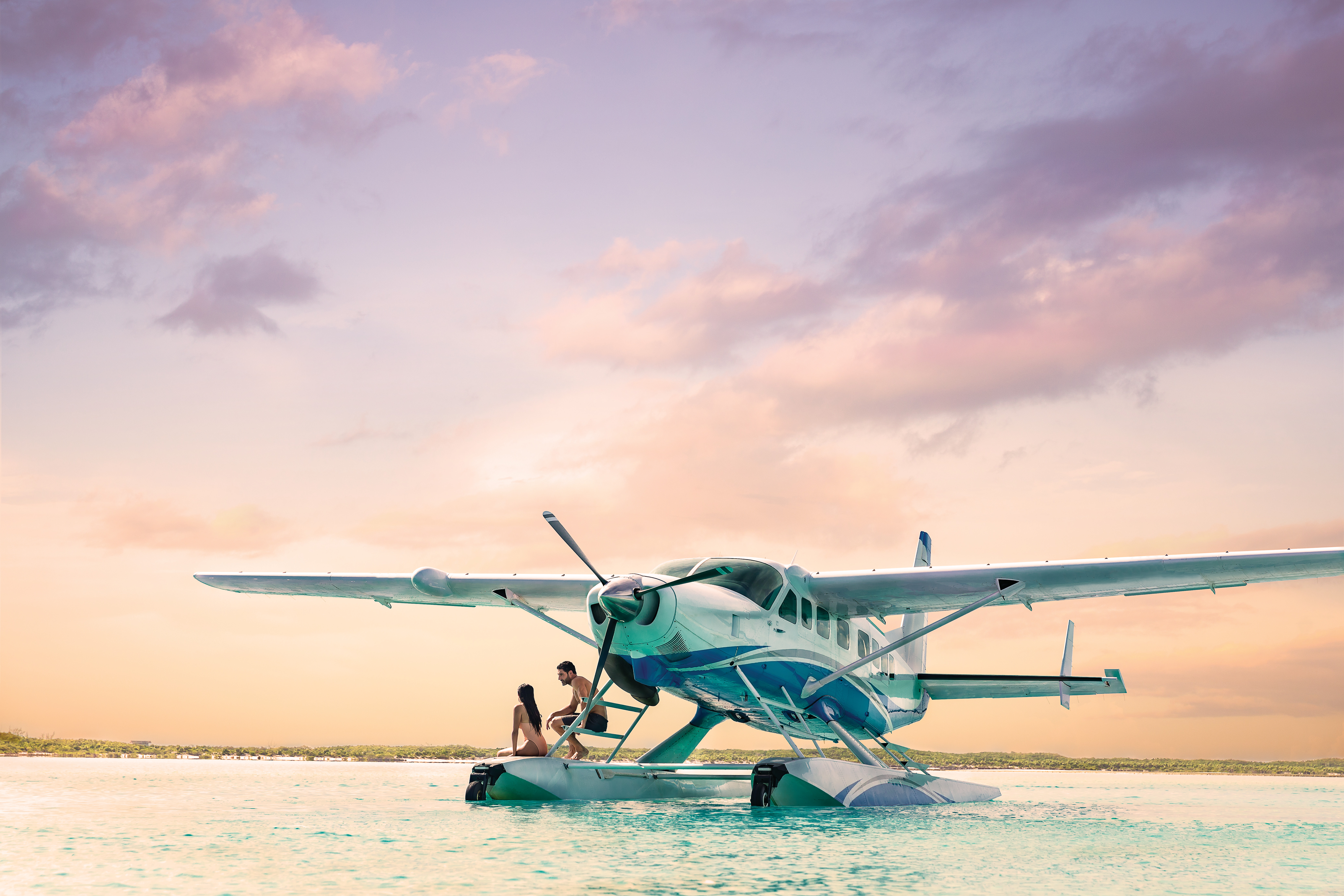 HDBahamasExumaWasserflugzeug mit Paar