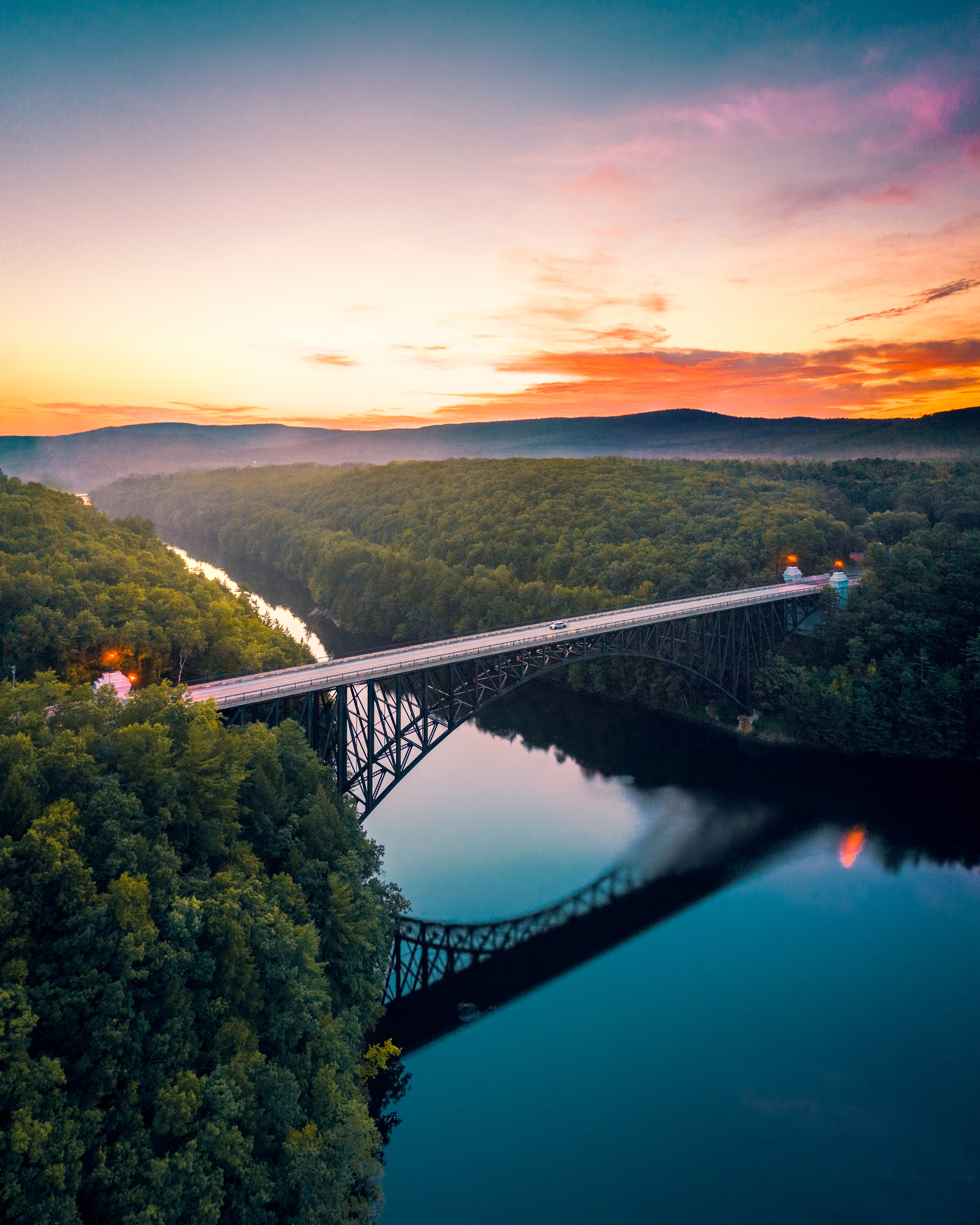 HDMassachusettsBrucke bei Sonnenuntergang