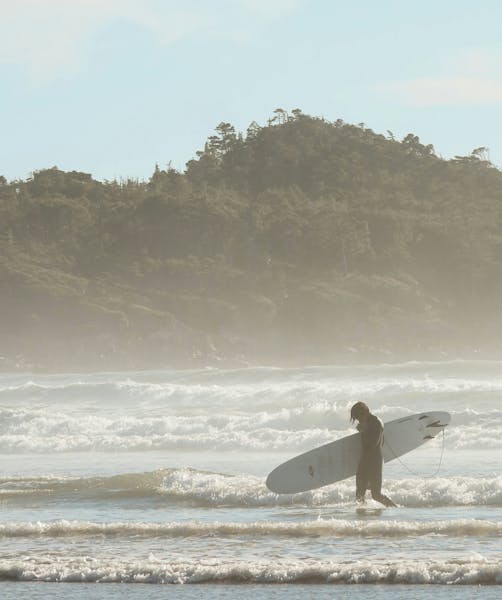 HDBritish ColumbiaTofinoSurfer