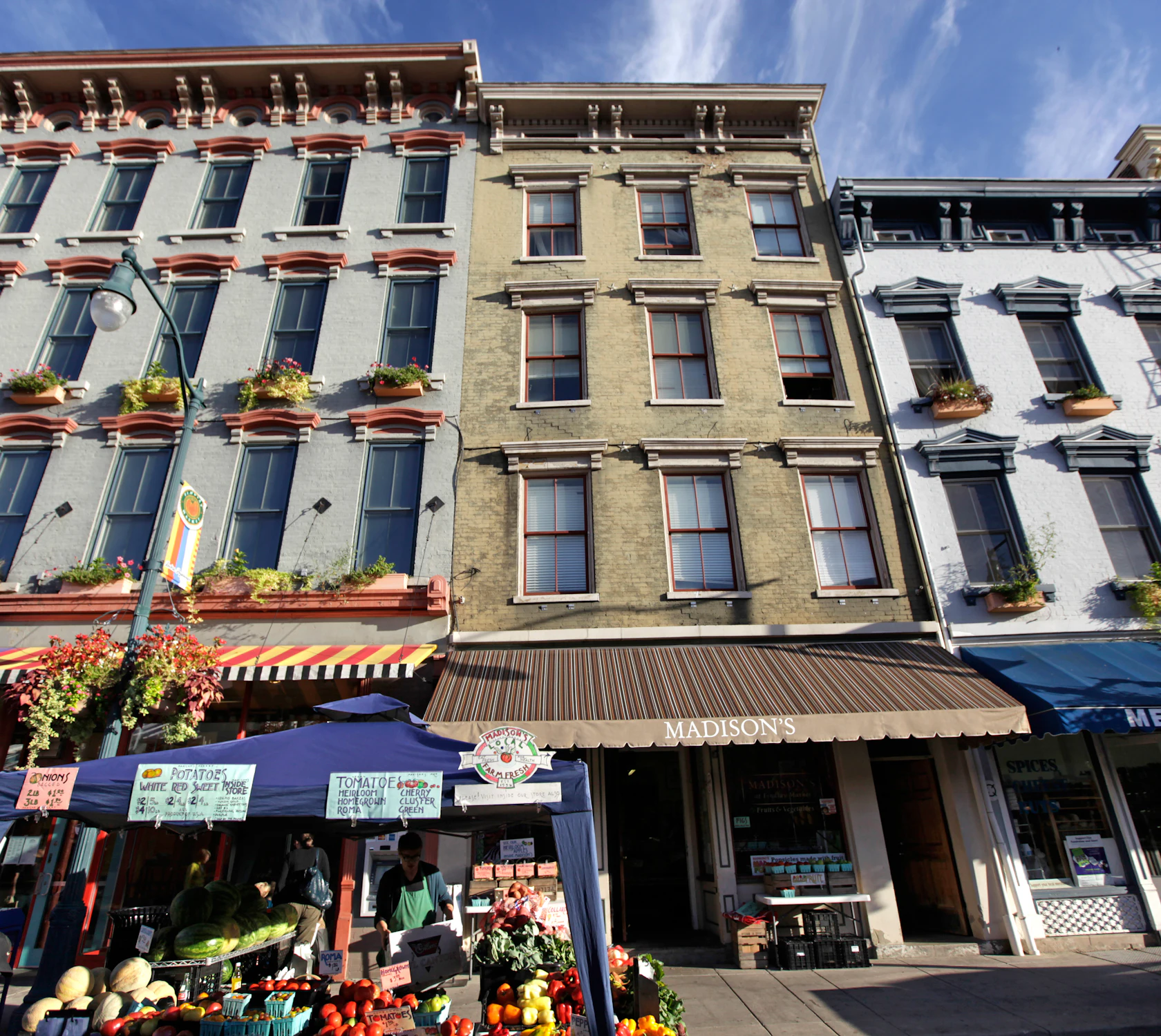 HDOhioCincy RegionFindlay Market Photo Liz Dufour Courtesy the Cincy Region
