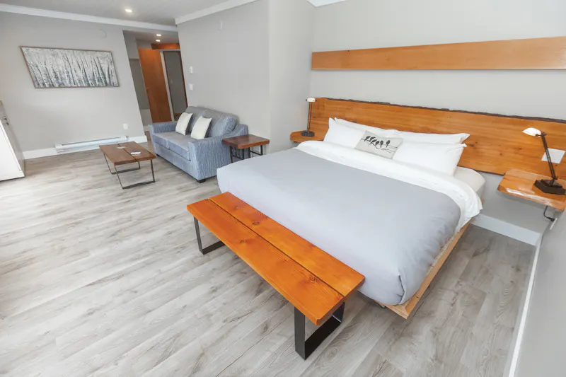 HDHotelBritish ColumbiaWest Coast Wilderness LodgeForest Suite