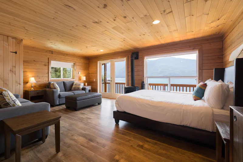 HDBritish ColumbiaKlahoose Wilderness ResortLodgeRoom2