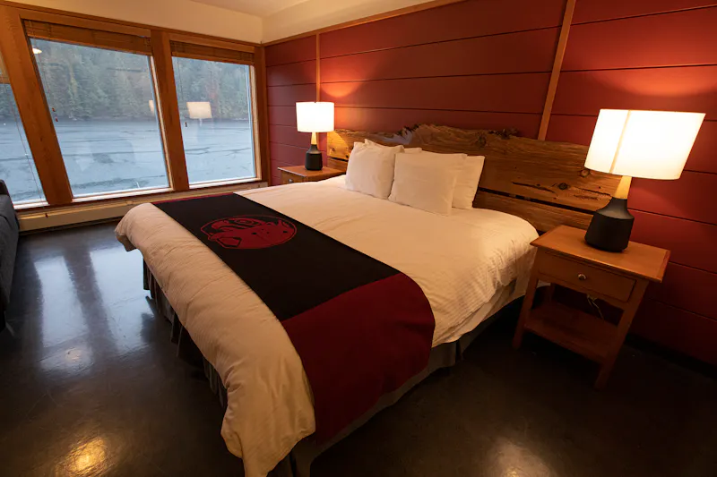 HDBritish ColumbiaSpirit Bear LodgeZimmer