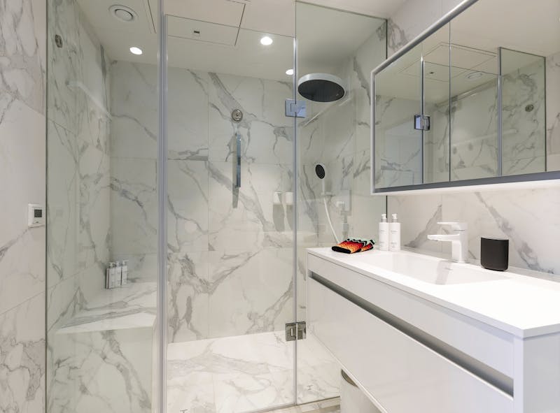 HDEmerald CruisesEmerald AzzurraCabin ShotsOwners SuiteECYC Owners Suite B