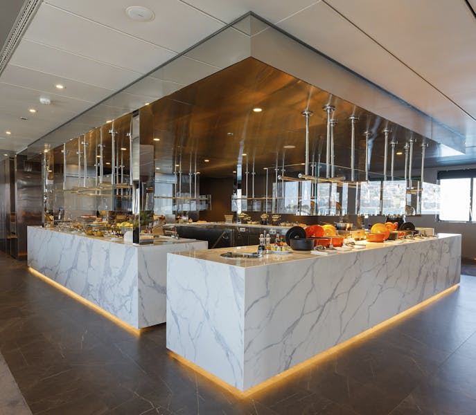 HDEmerald CruisesEmerald AzzurraRestaurants BarsLa Cucina DiningECYC La C