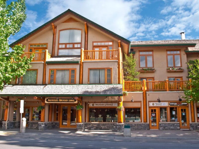 HotelAlbertaBanffBrewster Mountain Lodge Aussenansicht