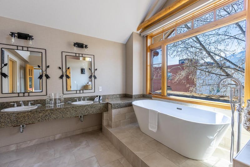 HotelAlbertaBanffBrewster Mountain Lodge Bad