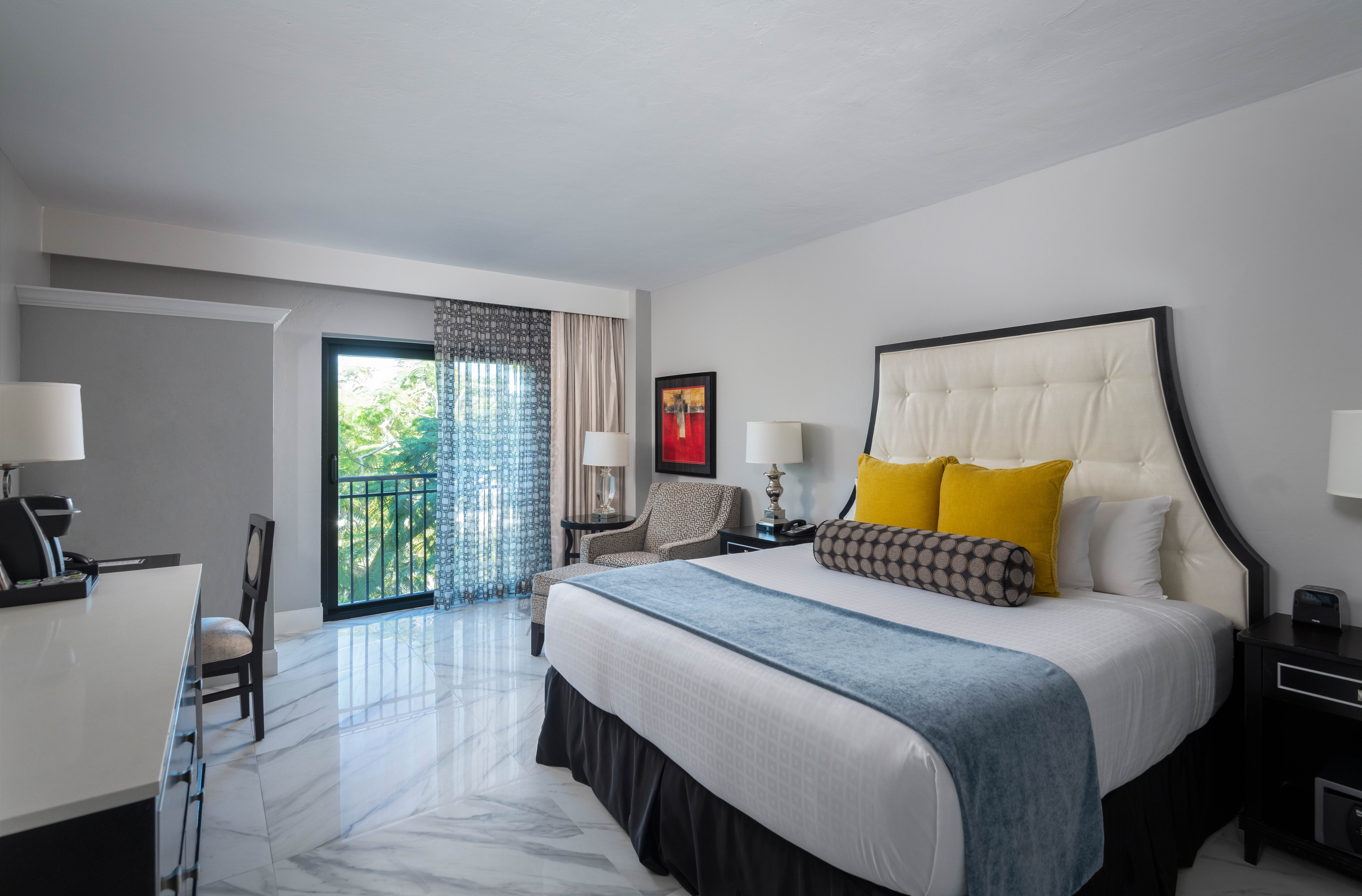 HotelFloridaNaplesInn on FifthDeluxe Room