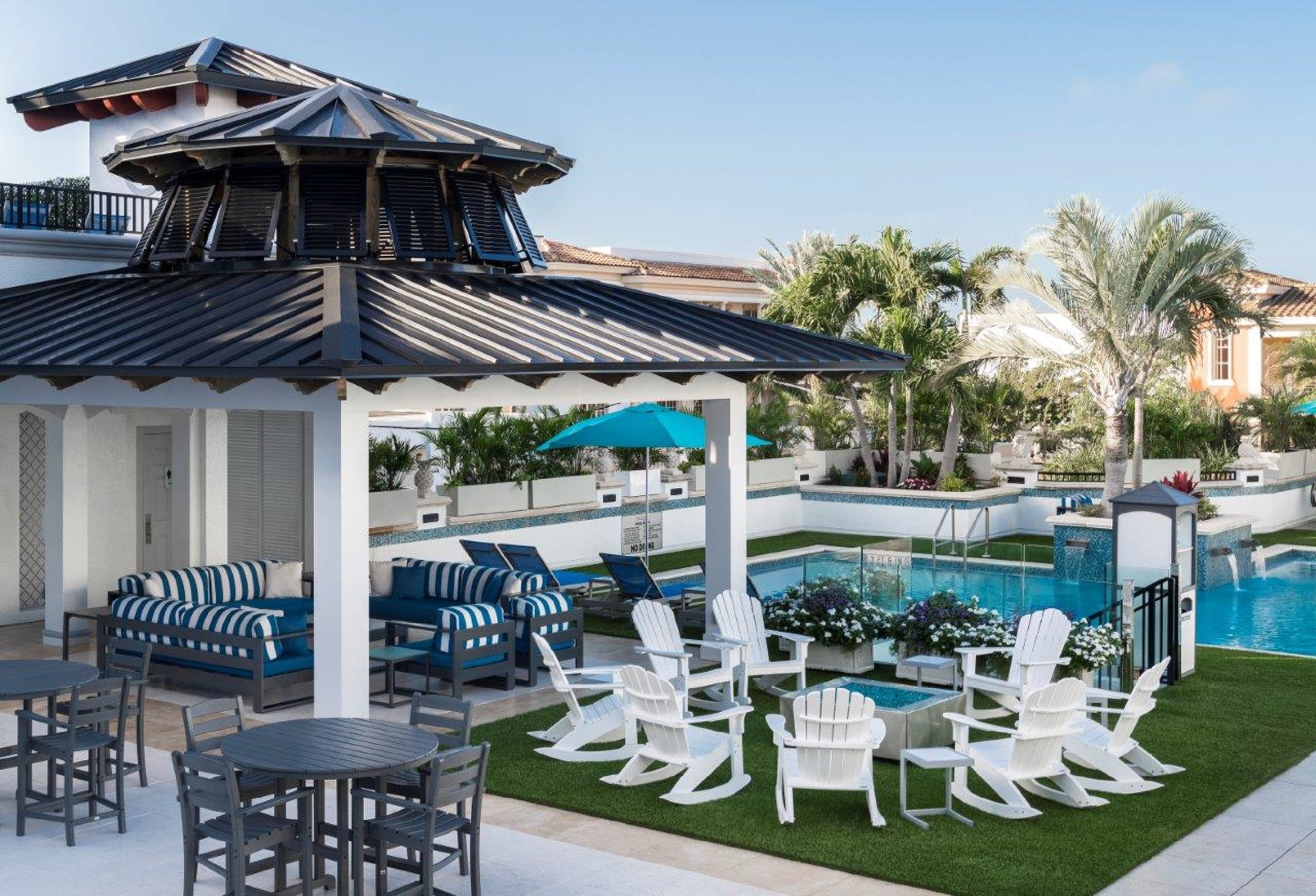 HotelFloridaNaplesInn on FifthPool