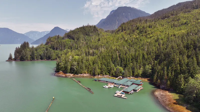 HDBritish ColumbiaKnight Inlet LodgeLodge von oben