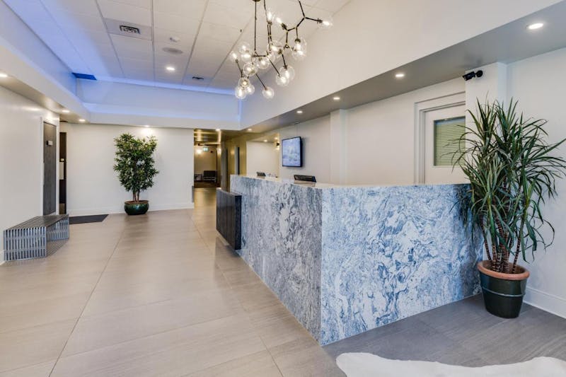 HotelAlbertaHeritage Inn Hotel Convention Centre Brooks Lobby