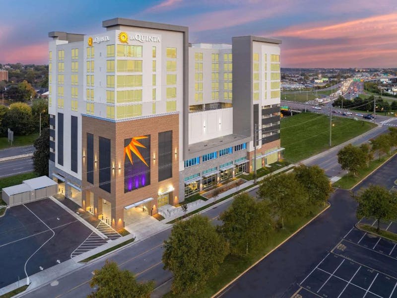 HotelTennesseeLa Quinta Inn Suites by Wyndham Nashville Aussenansicht
