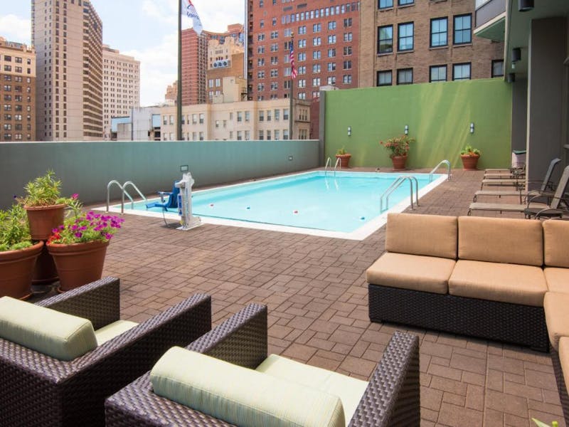 HotelPhiladelphiaHoliday Inn Express Philadelphia Midtown Pool