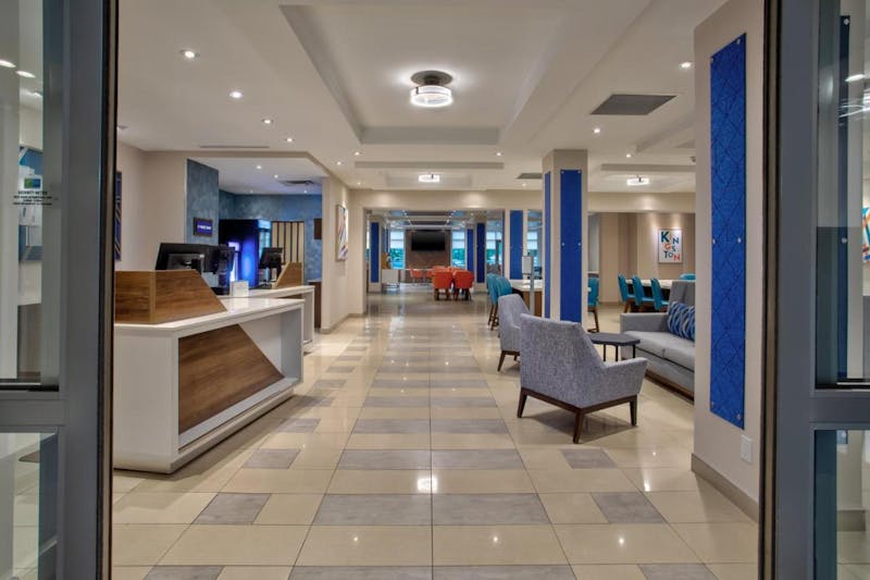 HotelOntarioHoliday Inn Express Kingston Central Lobby