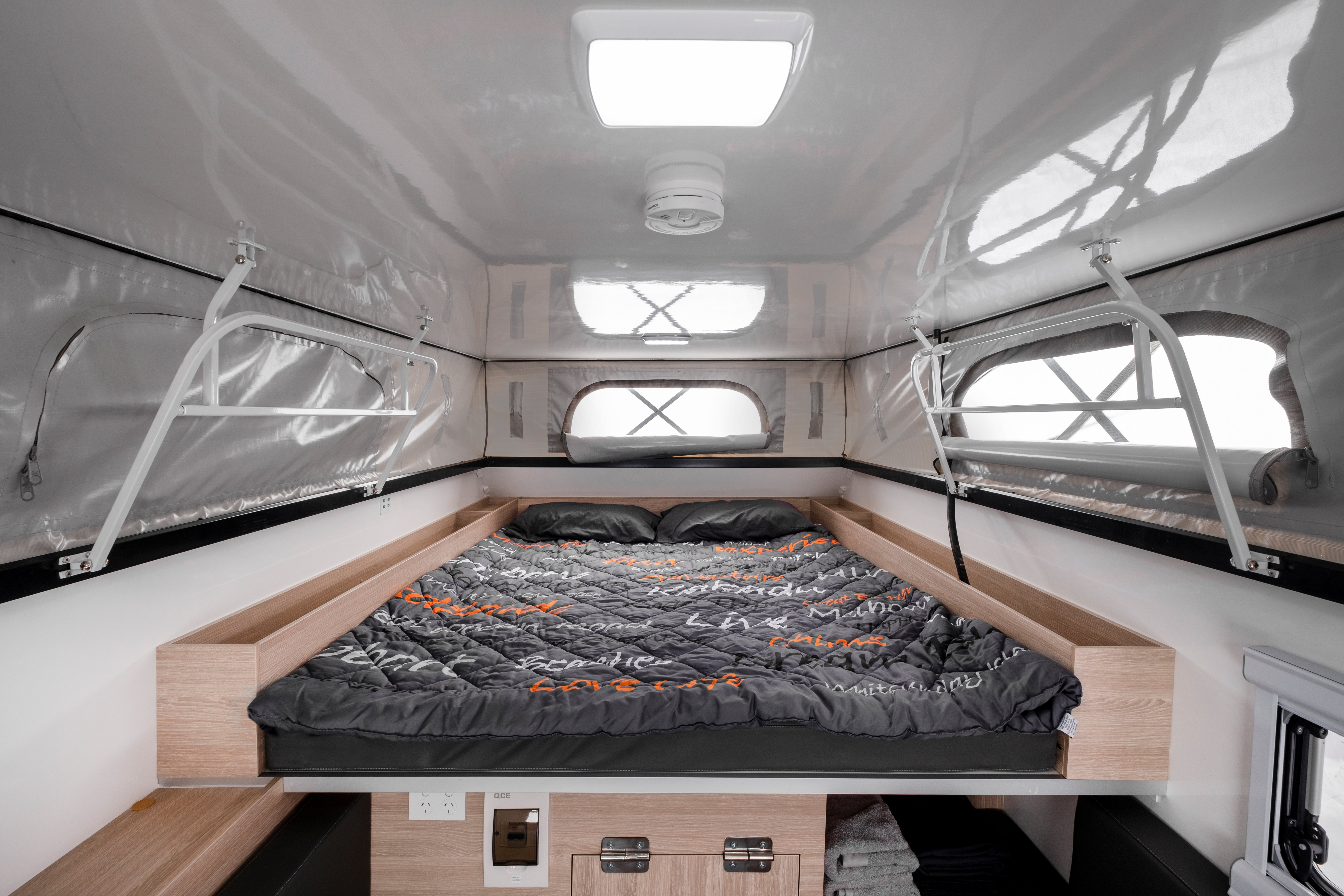 HDFahrzeugeApollo AUSAdventure CamperApollo Adventure Camper Internal 3614
