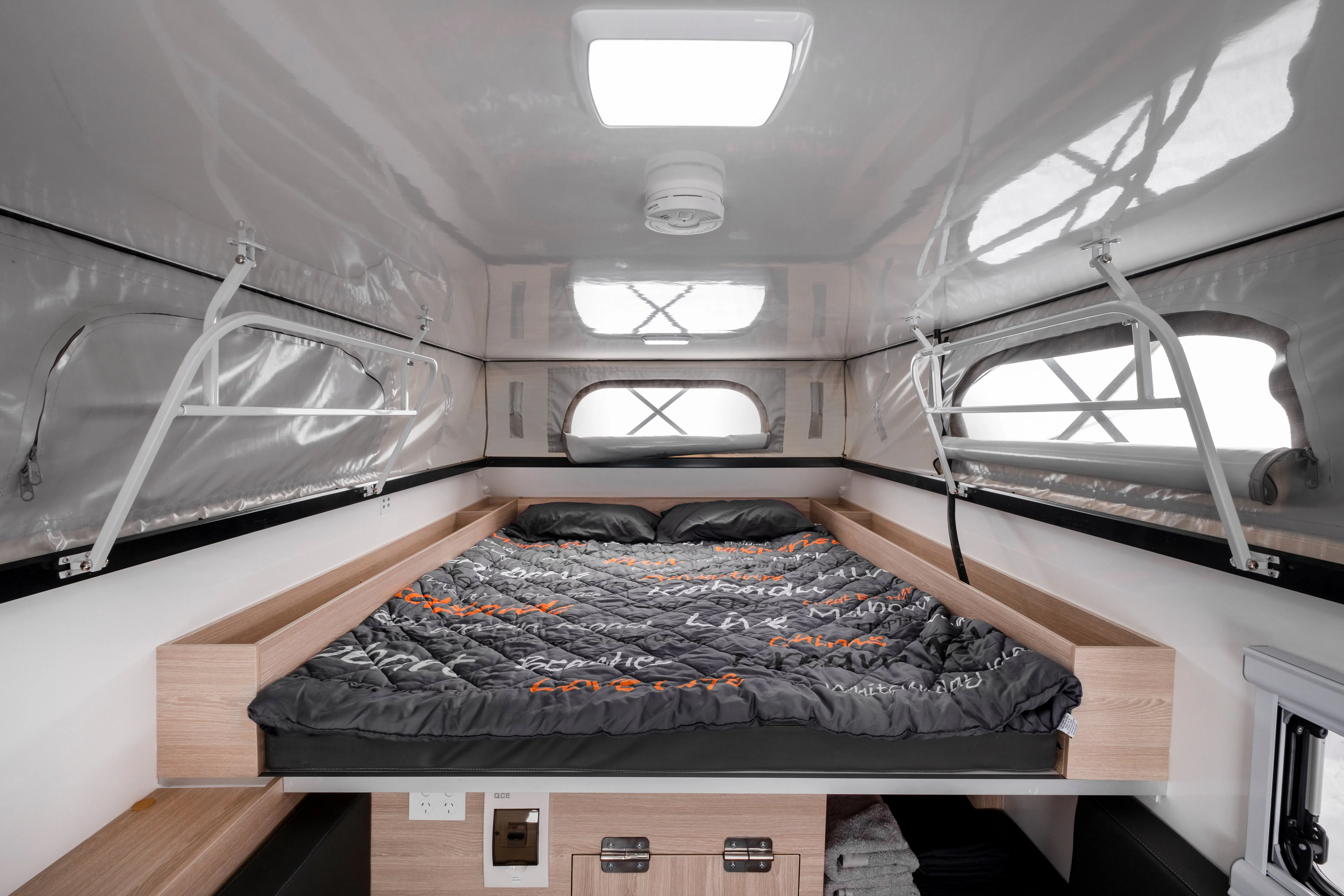 HDFahrzeugeApollo AUSAdventure CamperApollo Adventure Camper Internal 3614