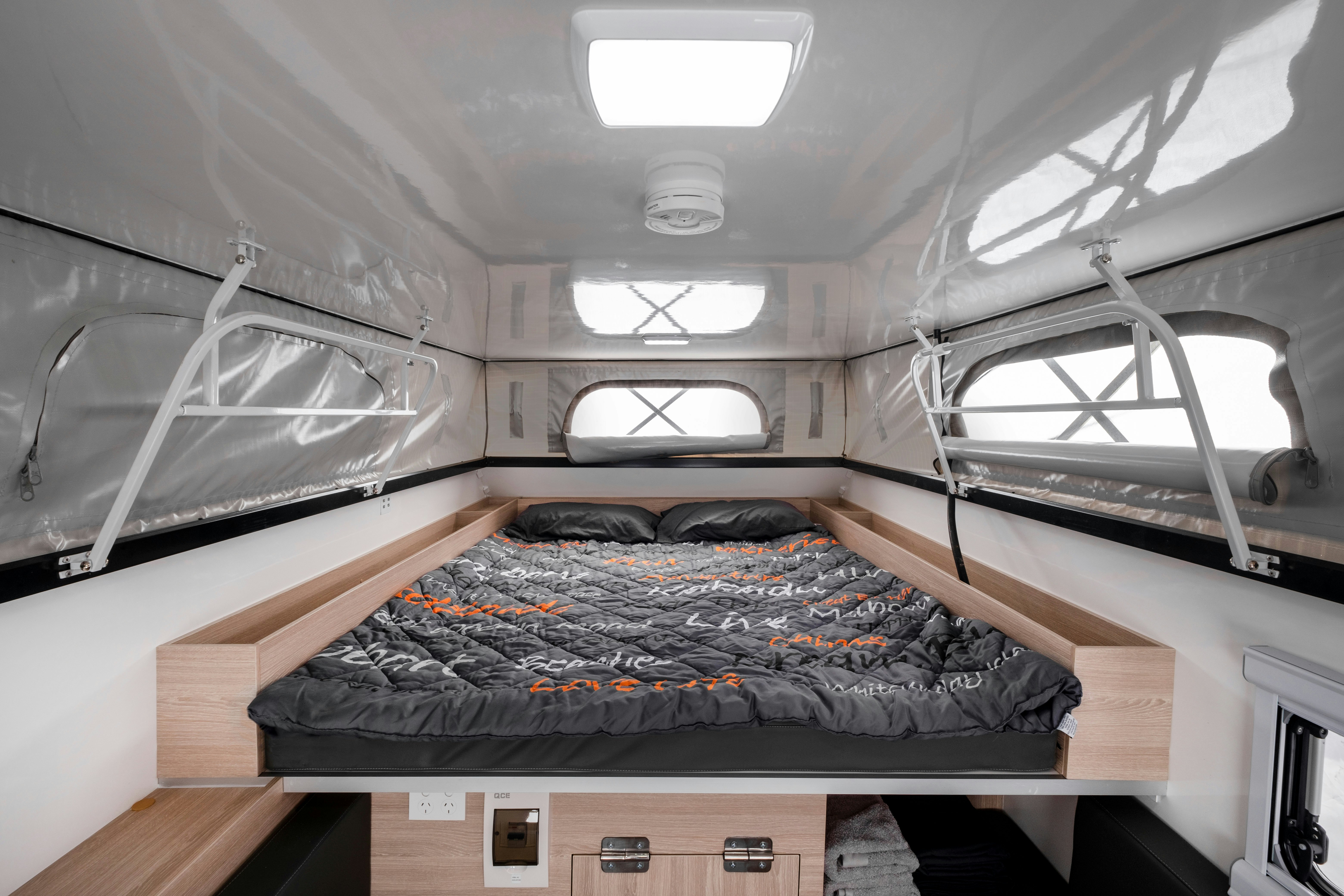 HDFahrzeugeApollo AUSAdventure CamperApollo Adventure Camper Internal 3614