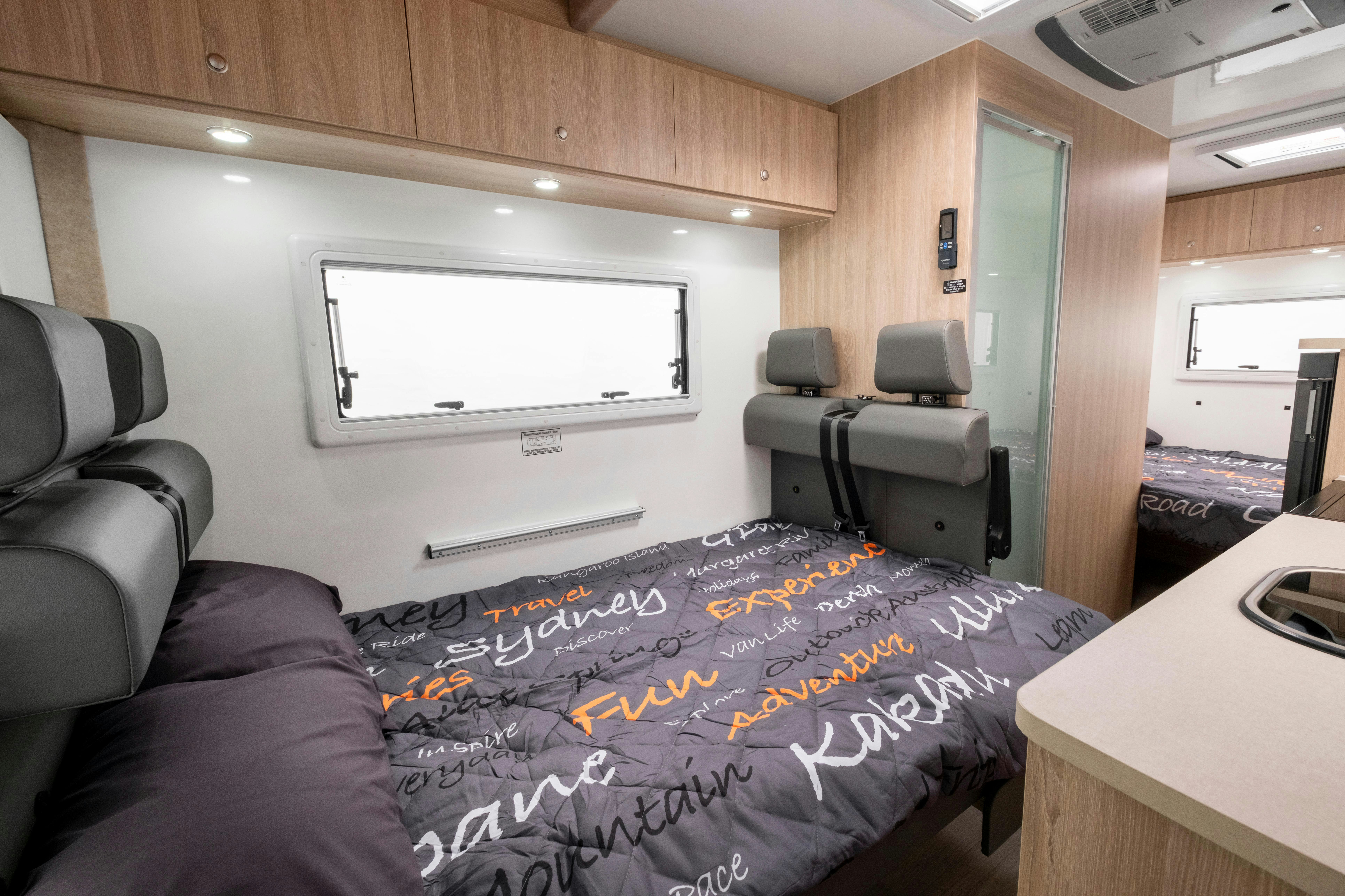 HDFahrzeugeApollo AUSEuro DeluxeAU Apollo Euro Deluxe internal 5211