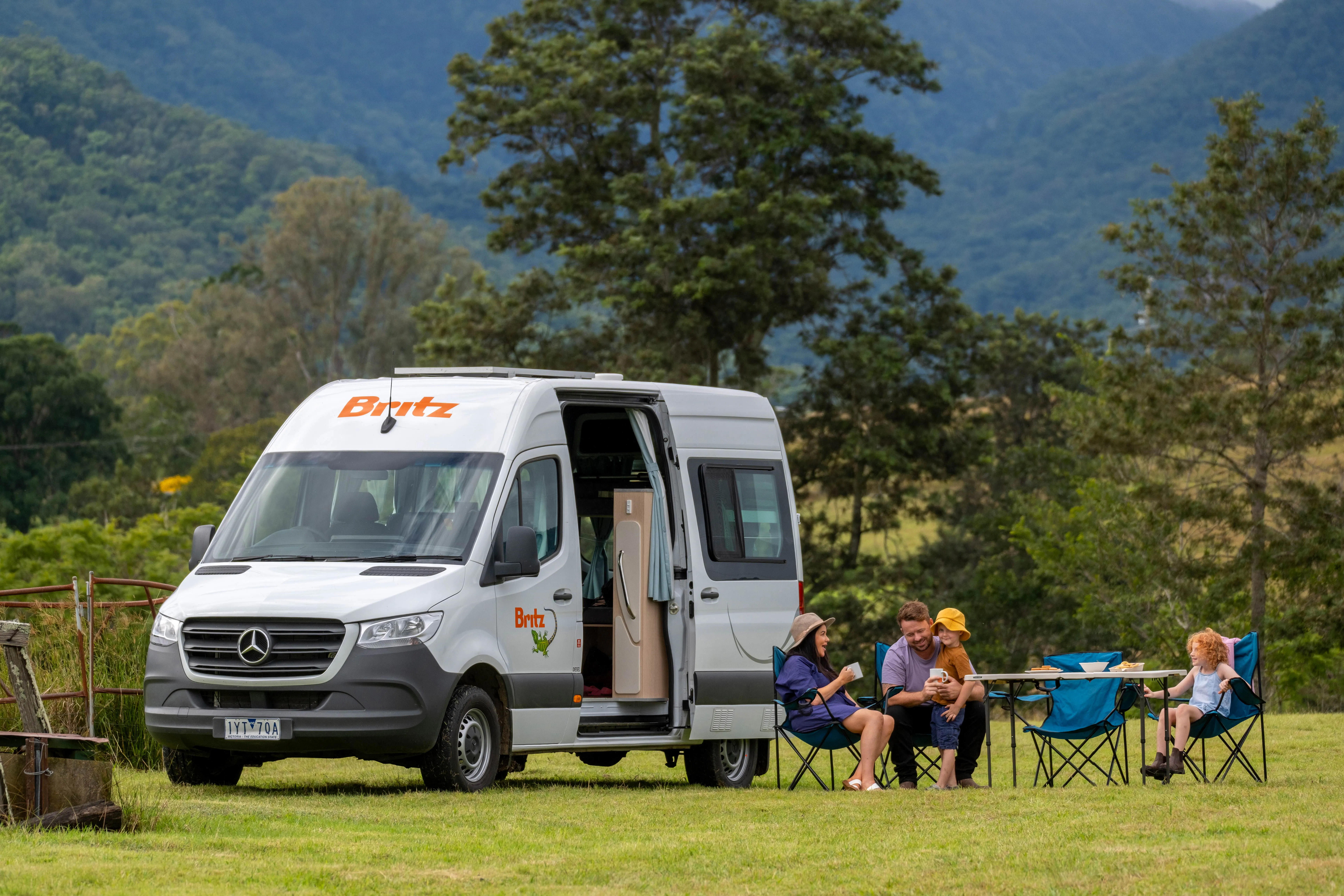 HDFahrzeugeBritz AUSVoyagerBritz Voyager Merc AU ScenicRim 0204
