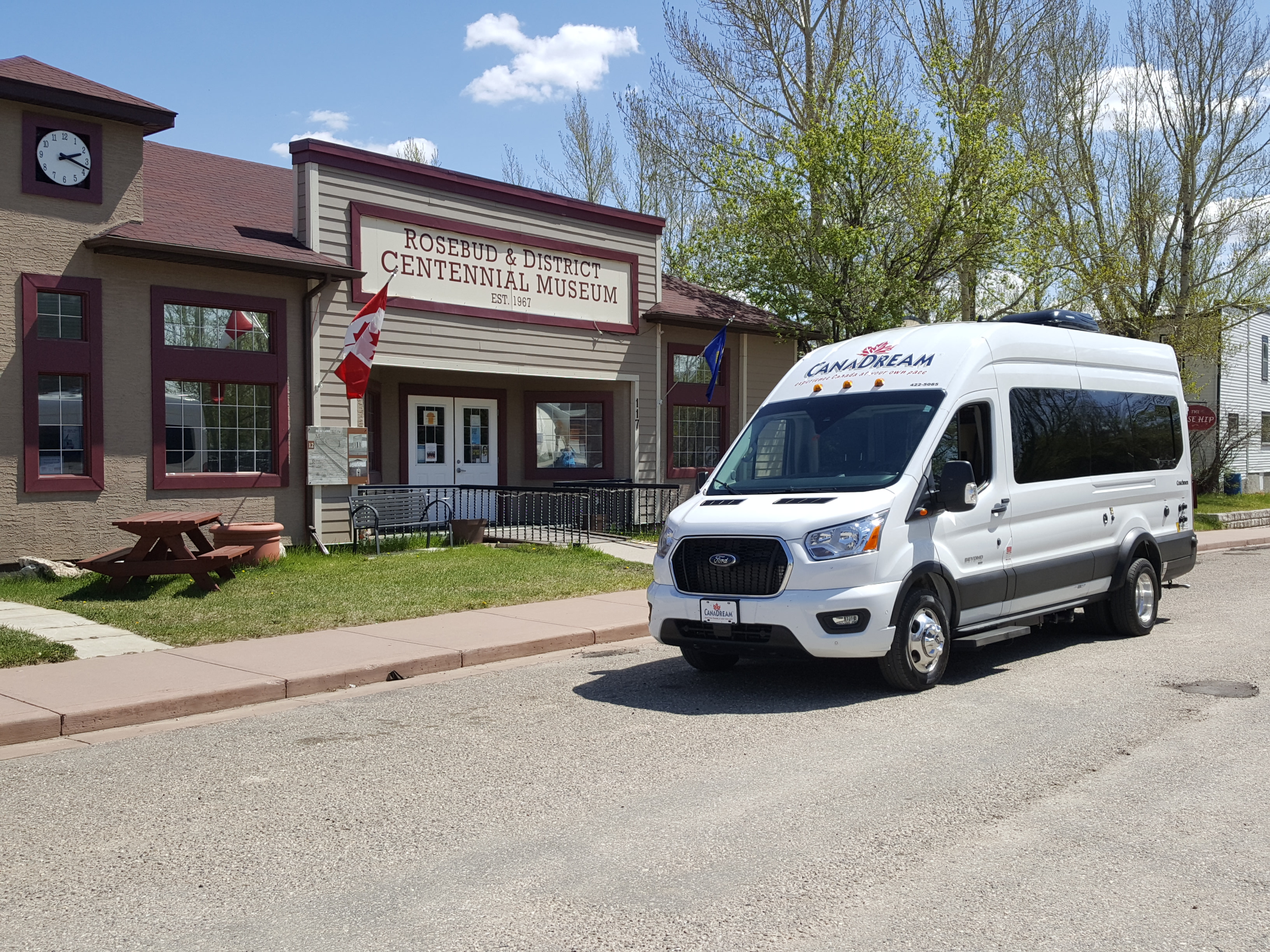 HDFahrzeugeCanadreamDVCDeluxe Van Camper DVC Exterior Product Rosebud Alber