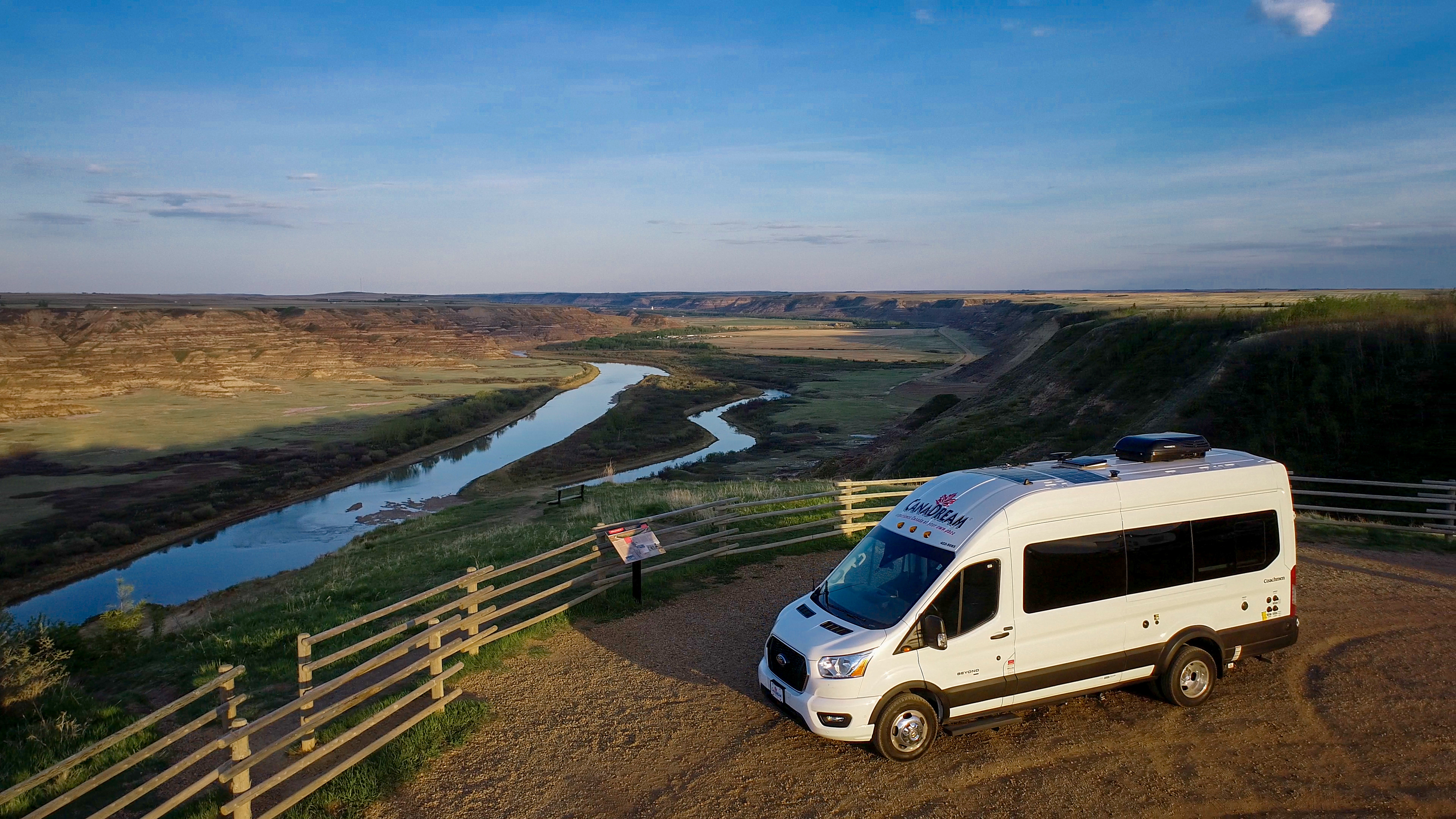 HDFahrzeugeCanadreamDVCDeluxe Van Camper DVC Canada External 004