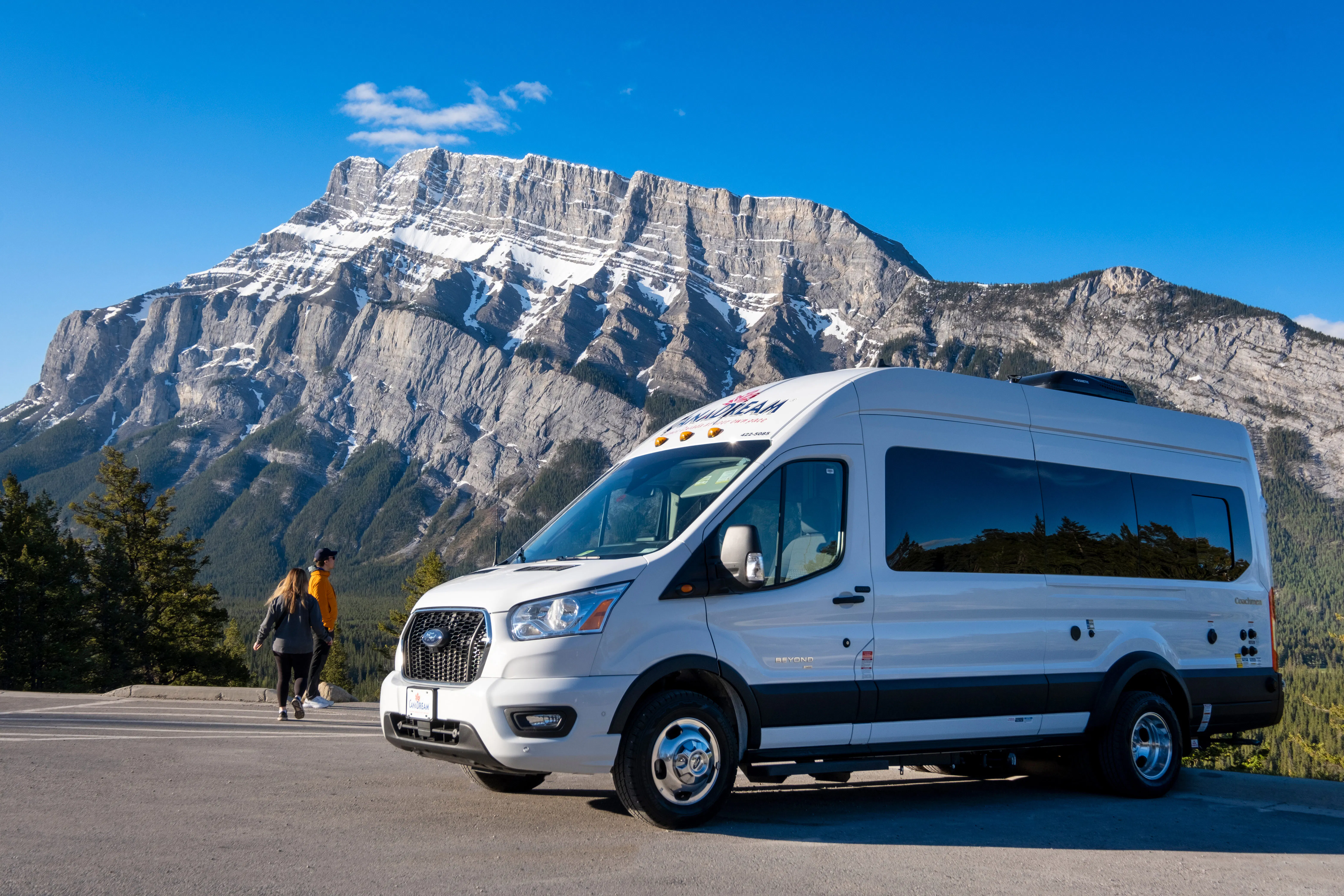 HDFahrzeugeCanadreamDVCDeluxe Van Camper DVC Canada External 006