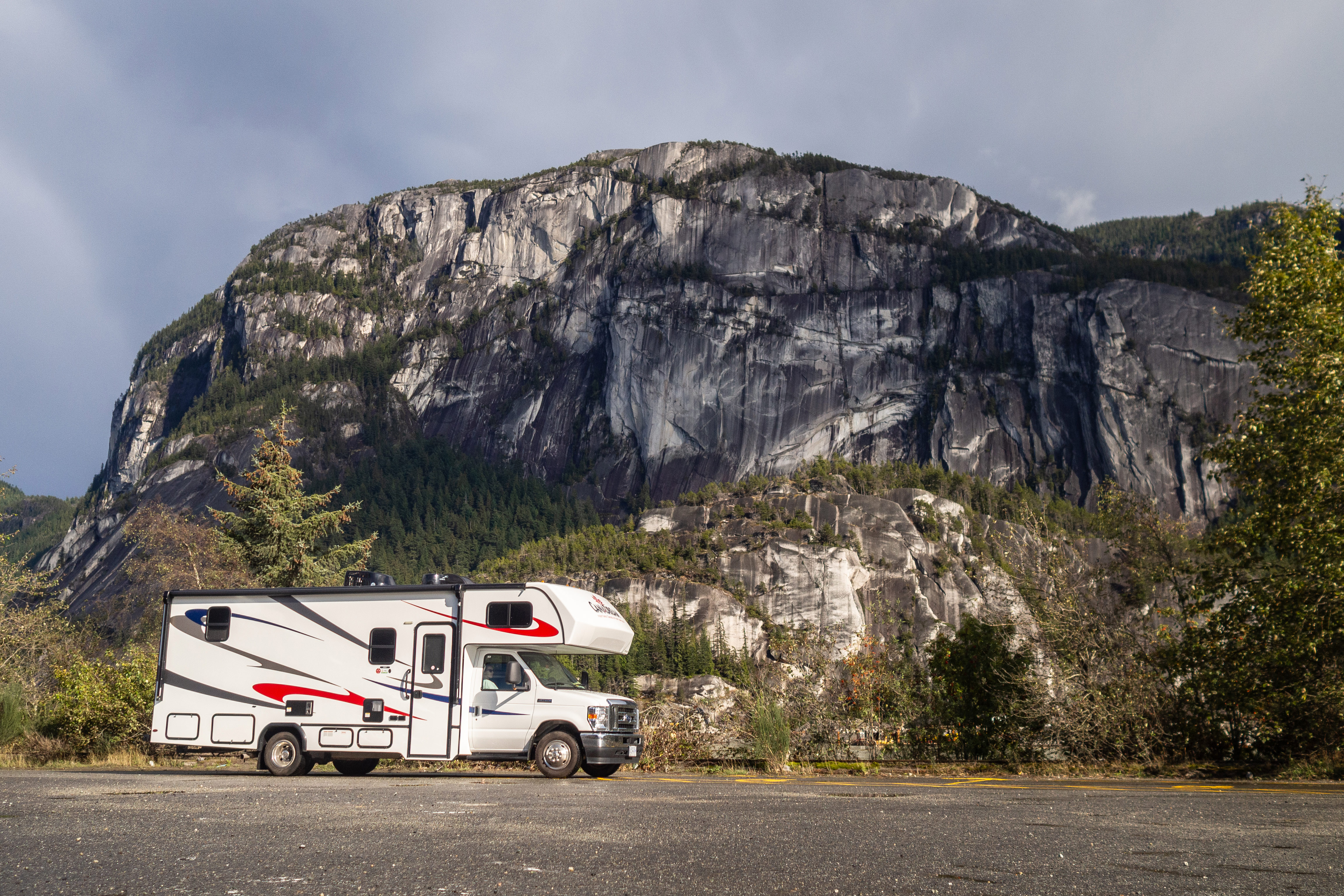 HDFahrzeugeCanadreamMHBMidi Motorhome MHB Canada Exterior 010