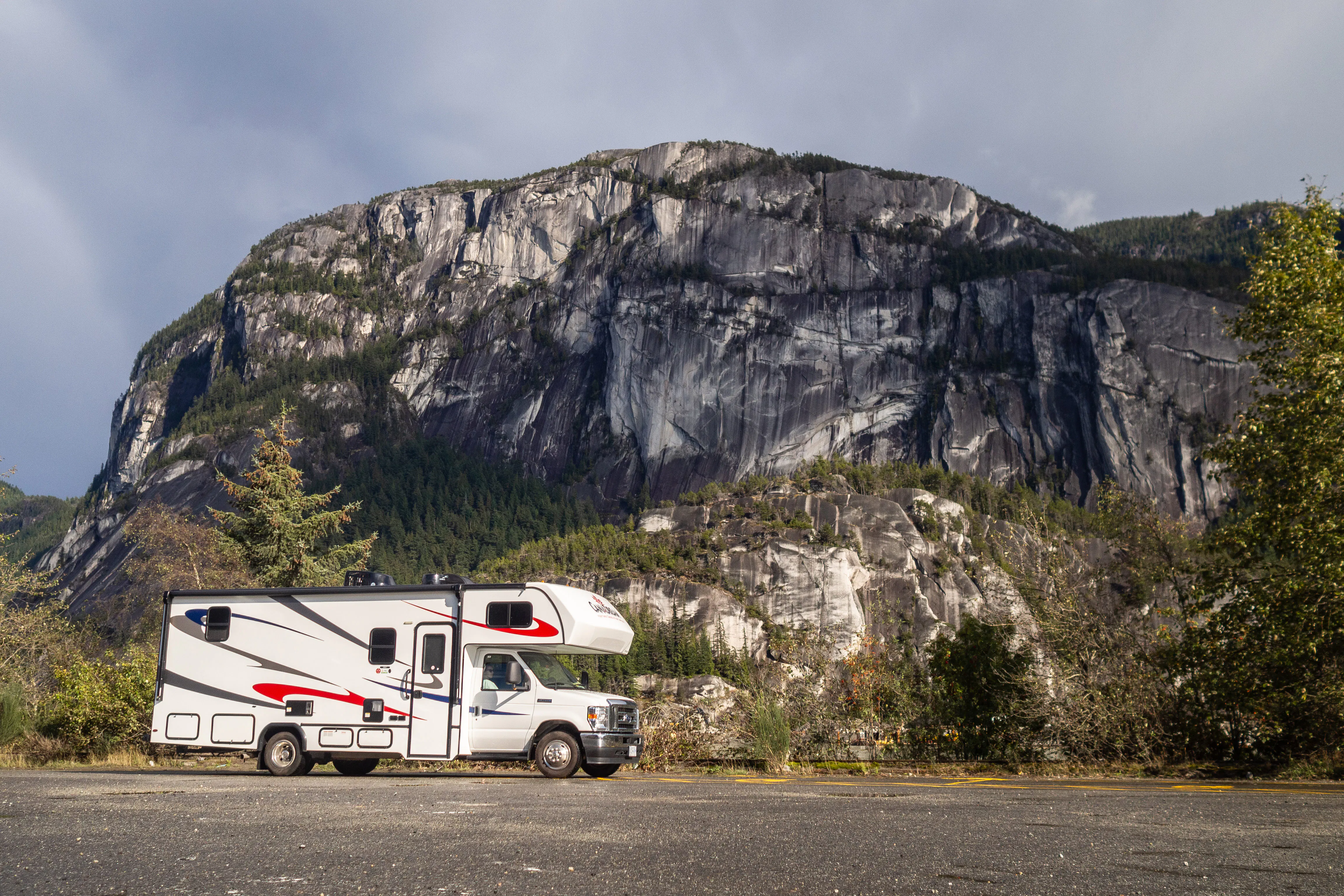 HDFahrzeugeCanadreamMHBMidi Motorhome MHB Canada Exterior 010