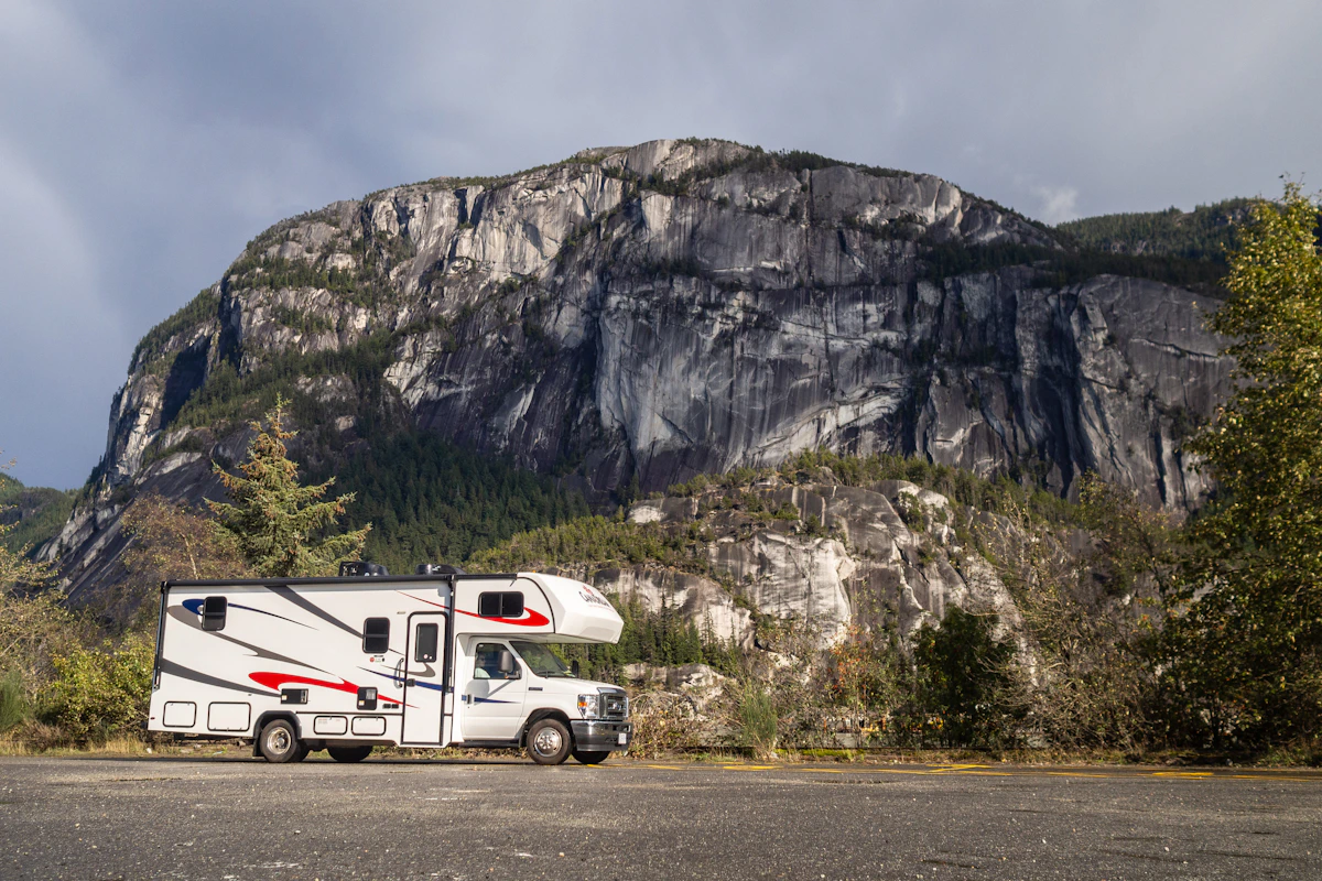 HDFahrzeugeCanadreamMHBMidi Motorhome MHB Canada Exterior 010