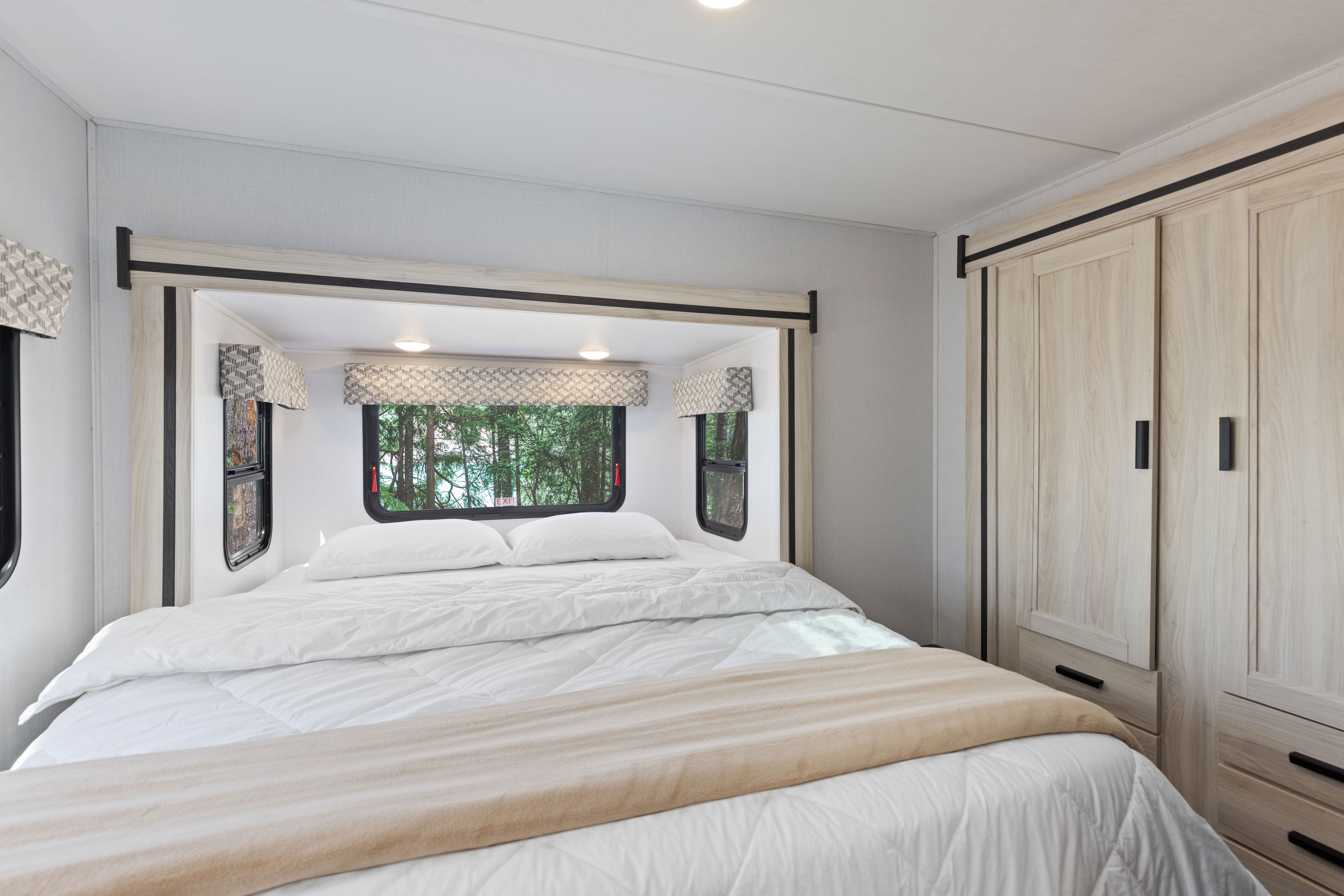 HDFahrzeugeCanadreamMHBMidi Motorhome MHB Interior 002